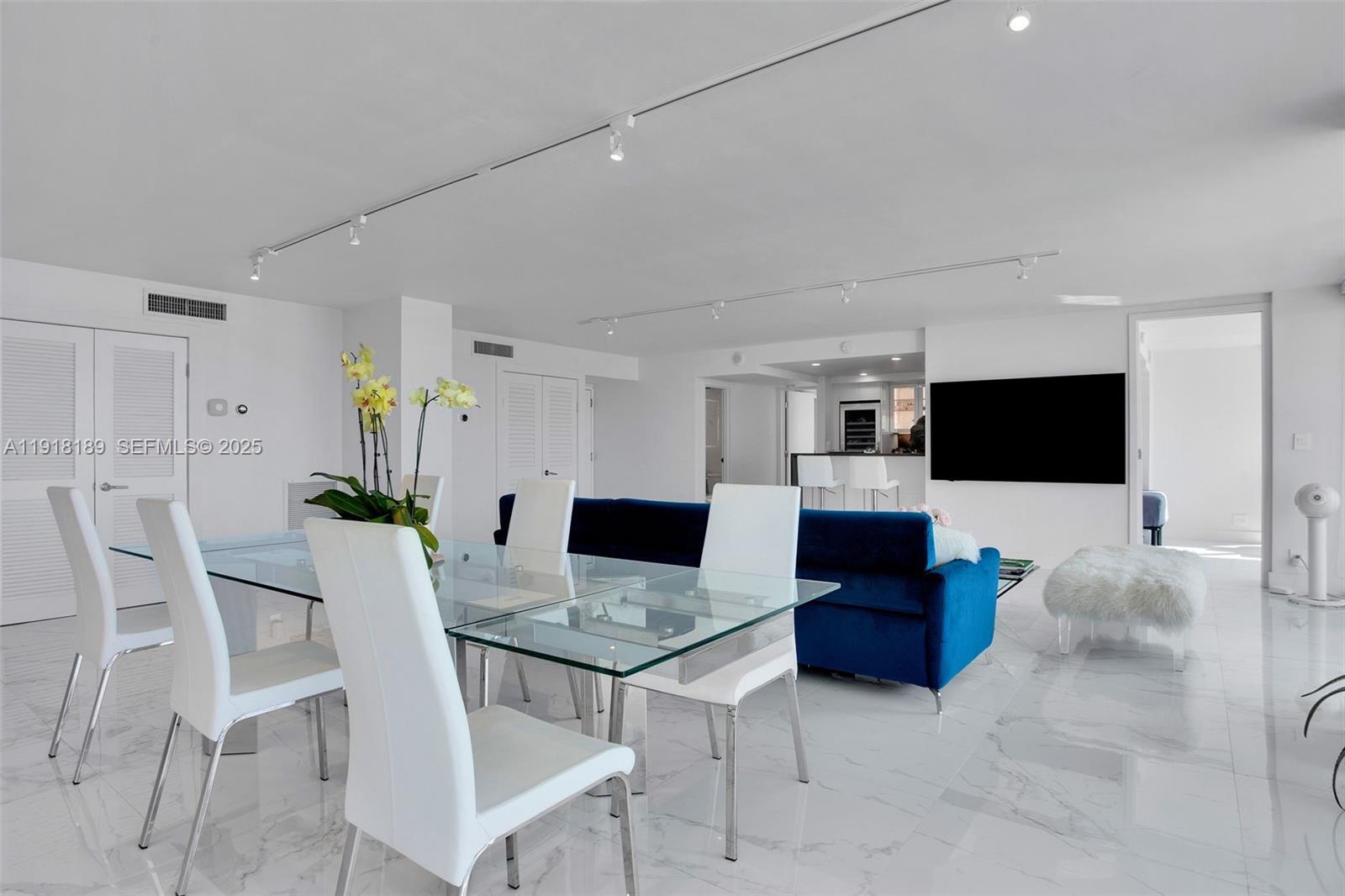 MIRASOL OCEAN TOWERS COND - Residential