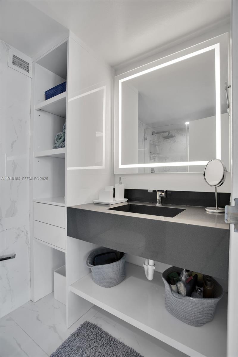 MIRASOL OCEAN TOWERS COND - Residential