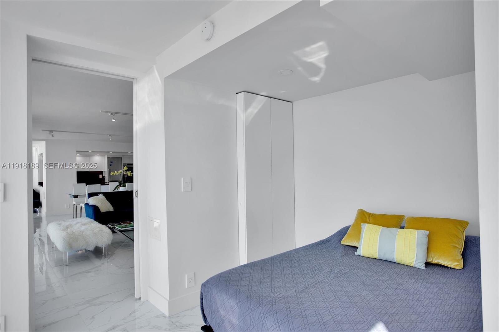 MIRASOL OCEAN TOWERS COND - Residential