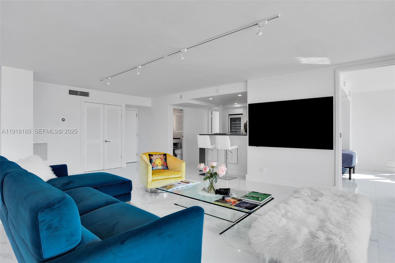 2655 Collins Ave PH06/08