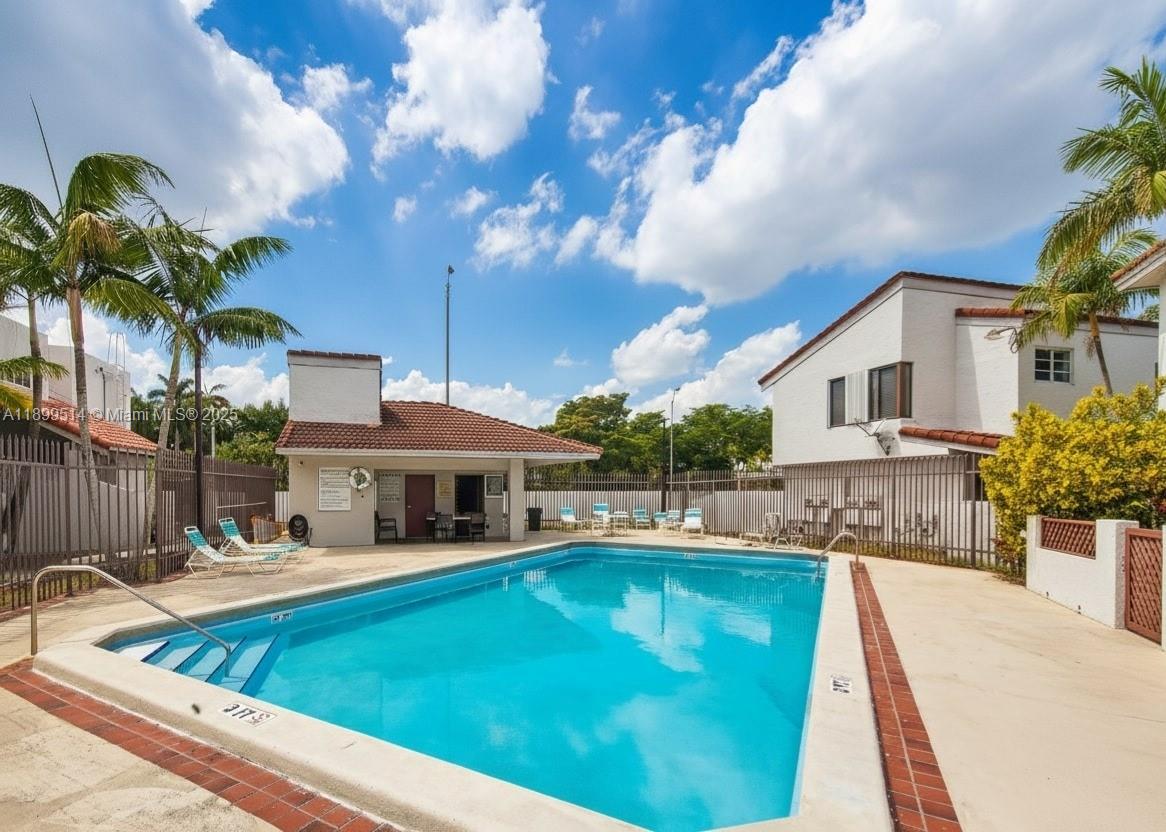 LA ARBOLEDA CONDO PH II - Residential