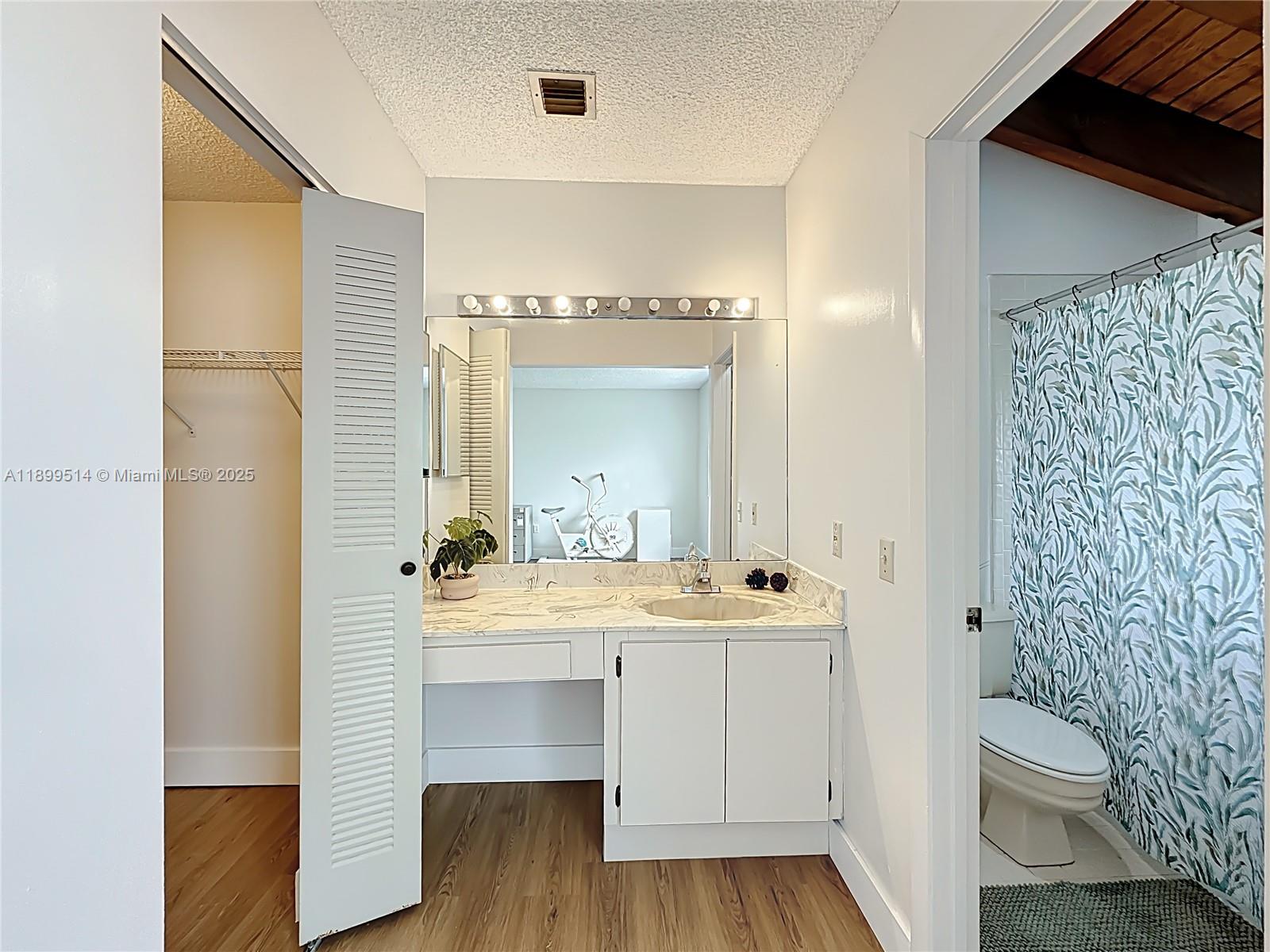 LA ARBOLEDA CONDO PH II - Residential