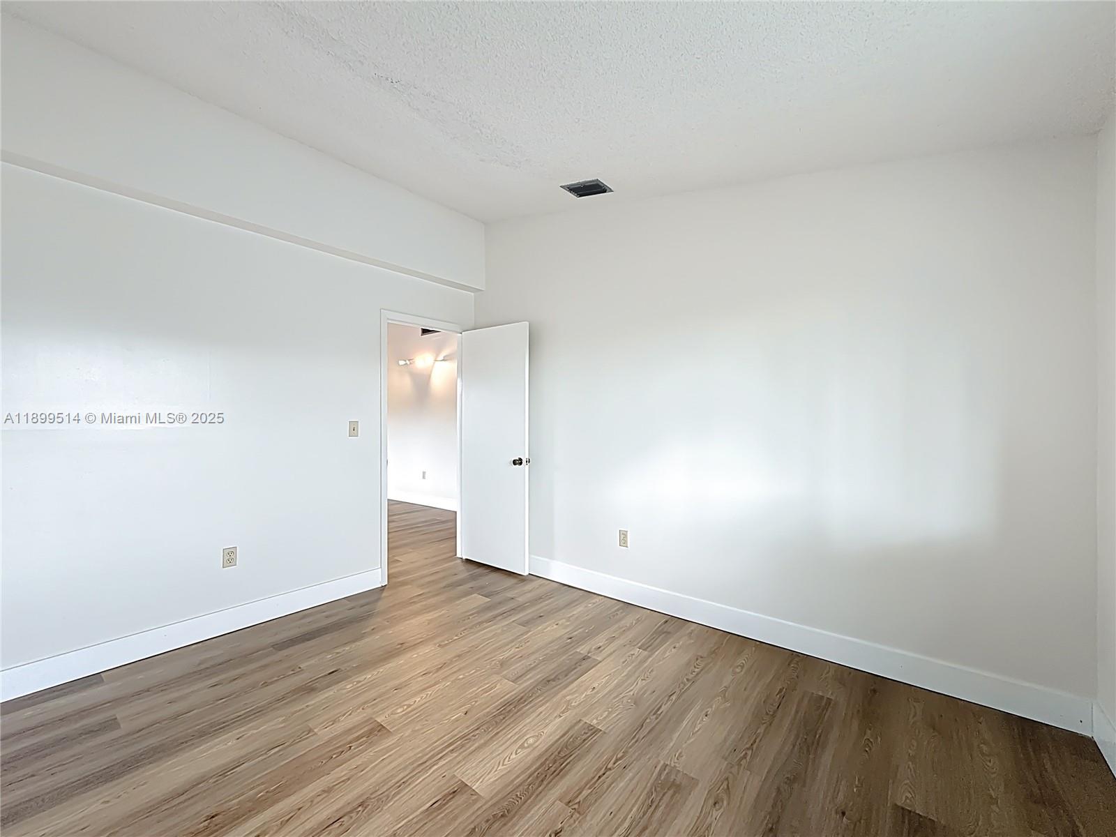 LA ARBOLEDA CONDO PH II - Residential