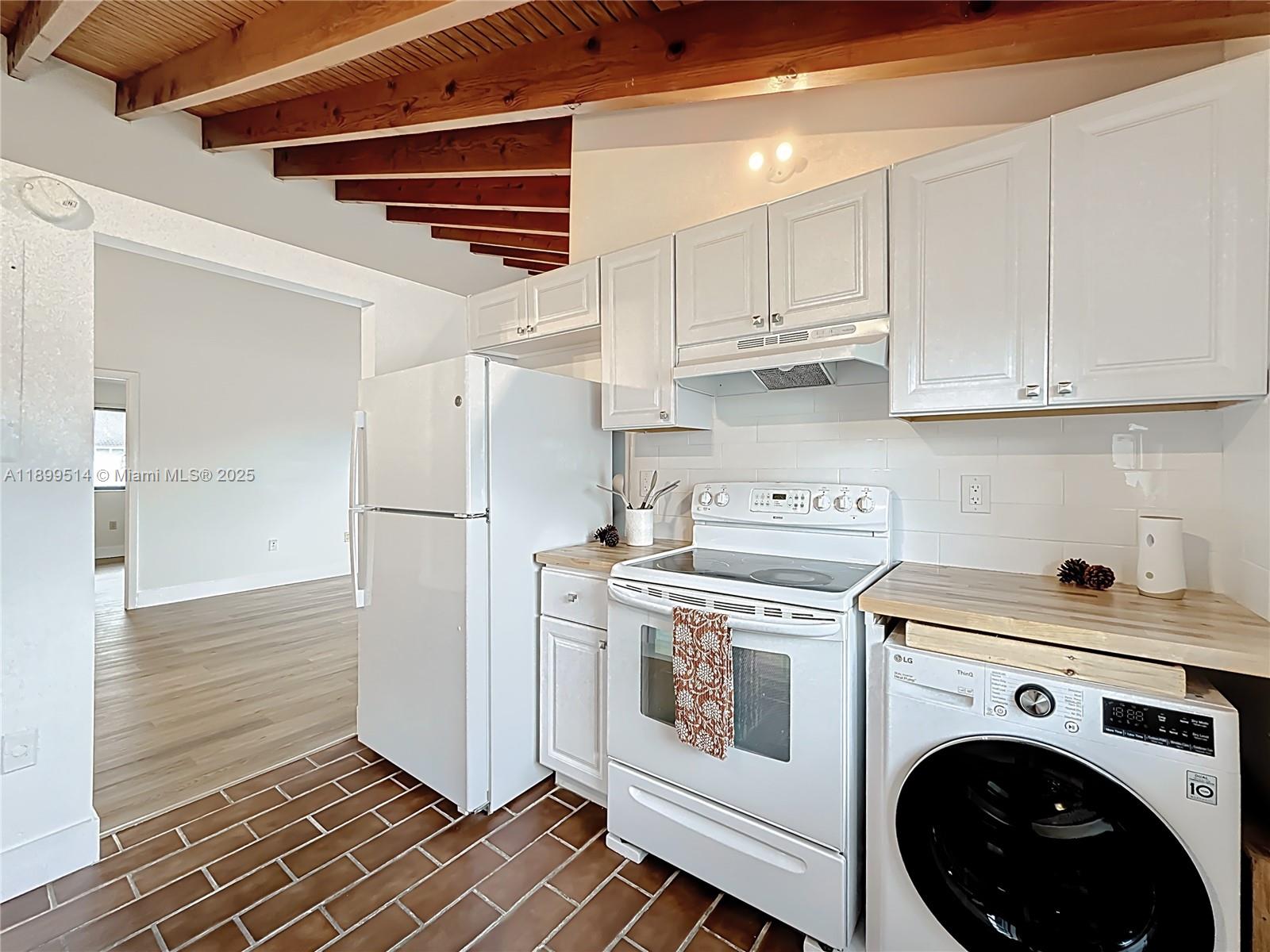 LA ARBOLEDA CONDO PH II - Residential