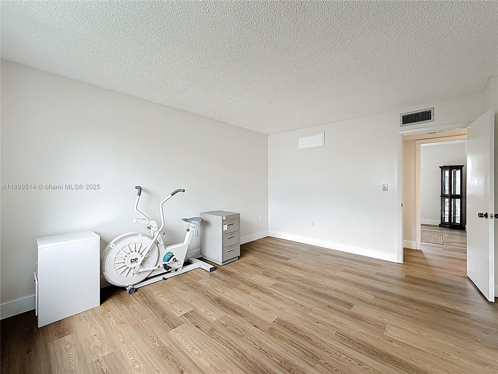 LA ARBOLEDA CONDO PH II - Residential