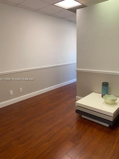 BEAUTIFUL OFFICE SPACE READY TO RENT. WITH EVERYTHING INCLUDED EXCEPT INTERNET. 24 HOUR ACCESS TO THE BUILDING.
