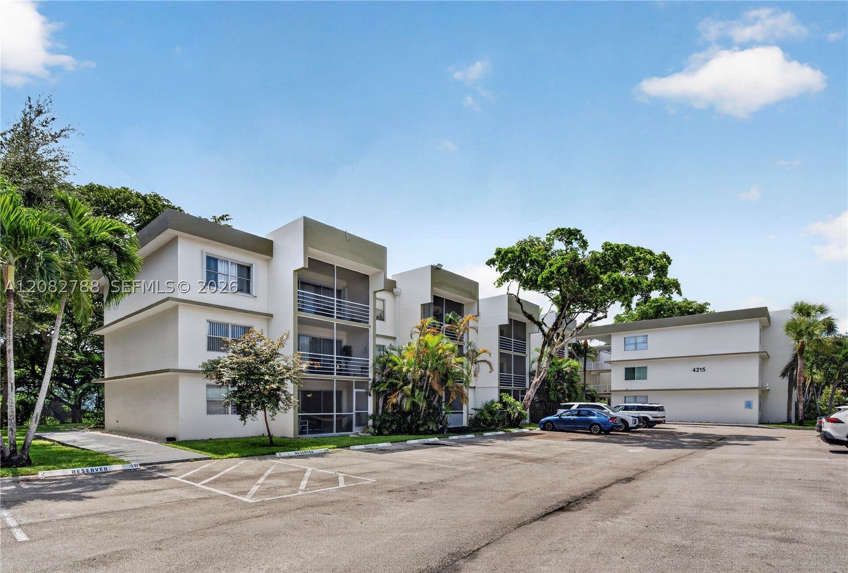 4215 N University Dr 115, Sunrise FL 33351