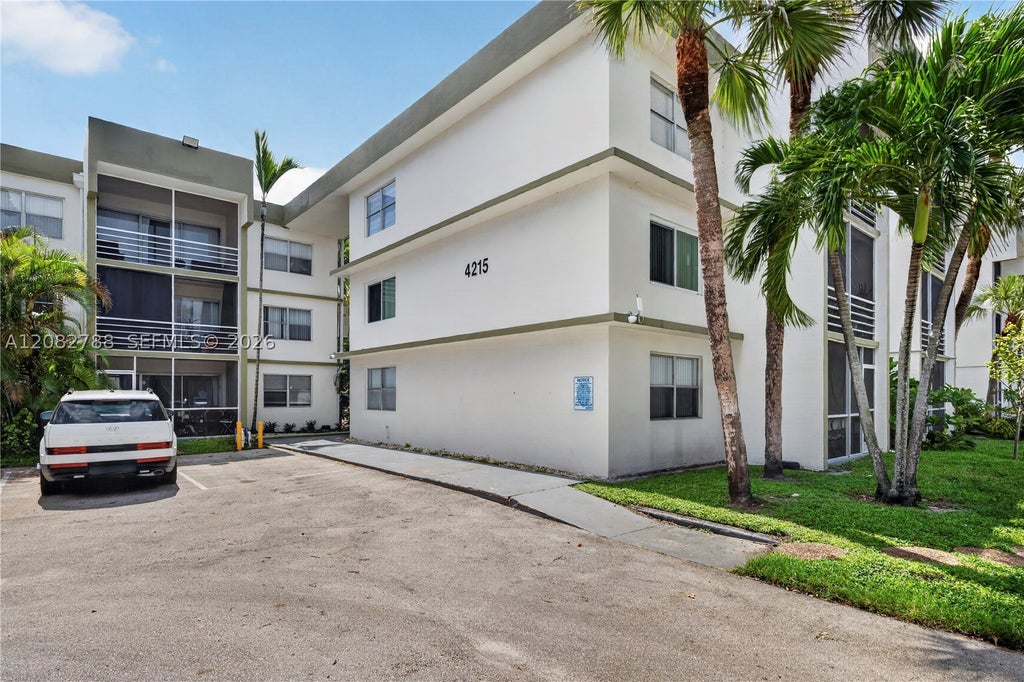 Photo of 4215 N University Dr #115, Sunrise, FL 33351 (MLS # A12082788)
