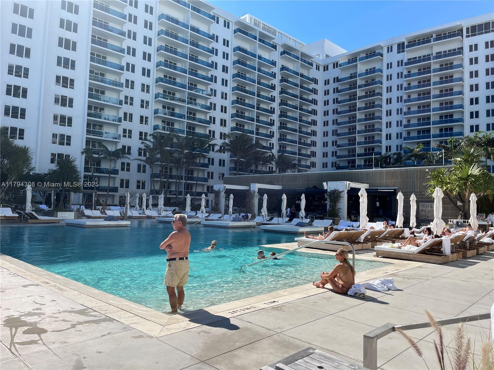 RONEY PALACE CONDO - Residential