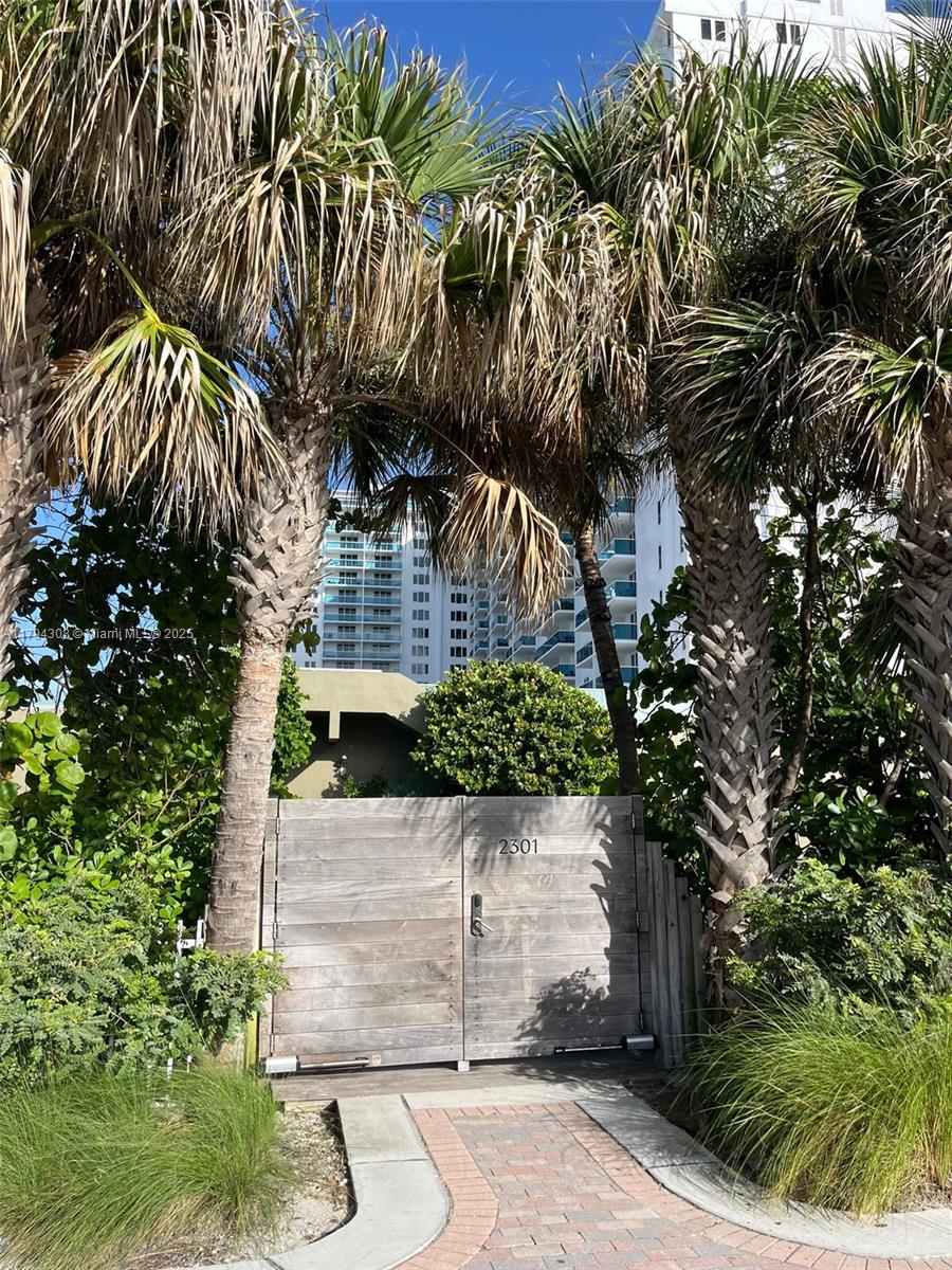 RONEY PALACE CONDO - Residential