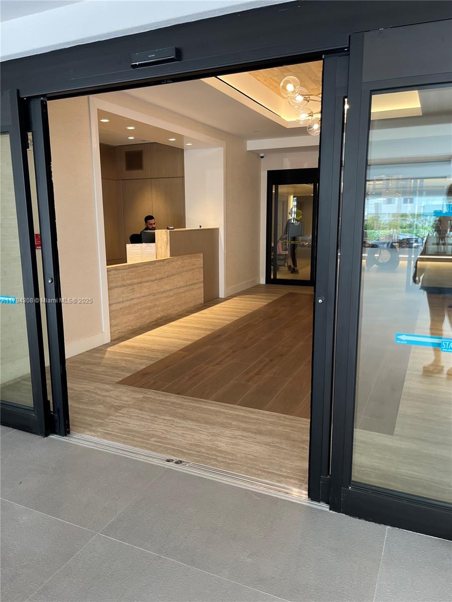 RONEY PALACE CONDO - Residential