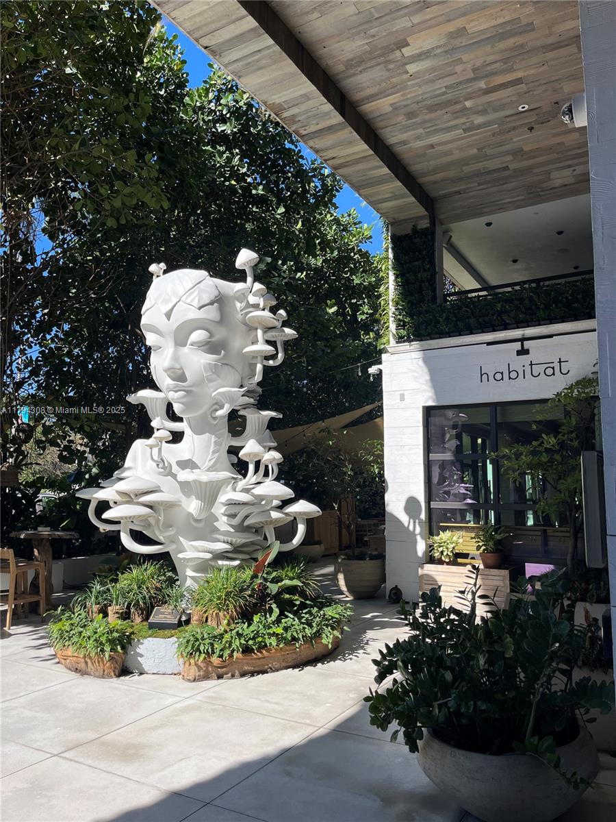 RONEY PALACE CONDO - Residential