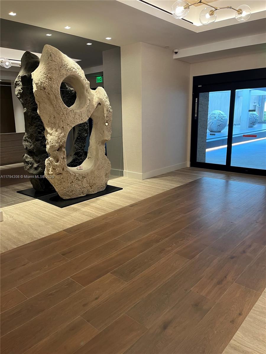 RONEY PALACE CONDO - Residential