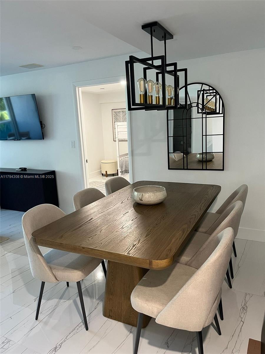 RONEY PALACE CONDO - Residential