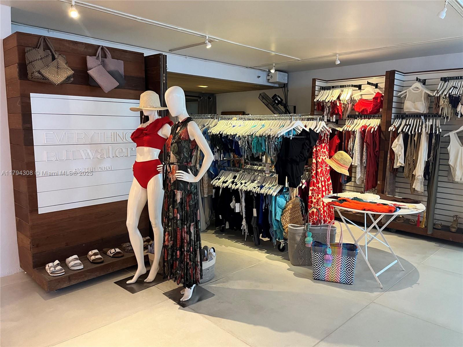 RONEY PALACE CONDO - Residential