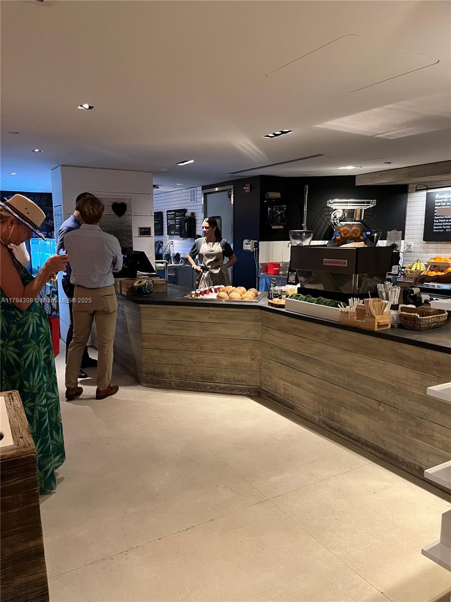 RONEY PALACE CONDO - Residential