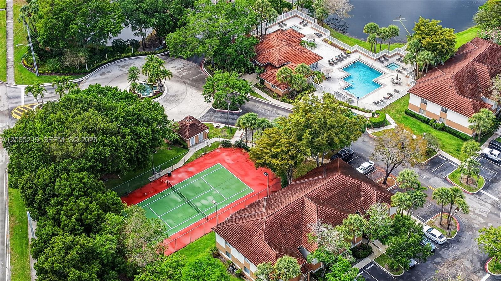 COLONNADES CONDO - Residential