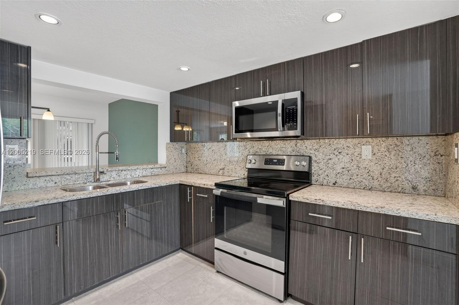 COLONNADES CONDO - Residential