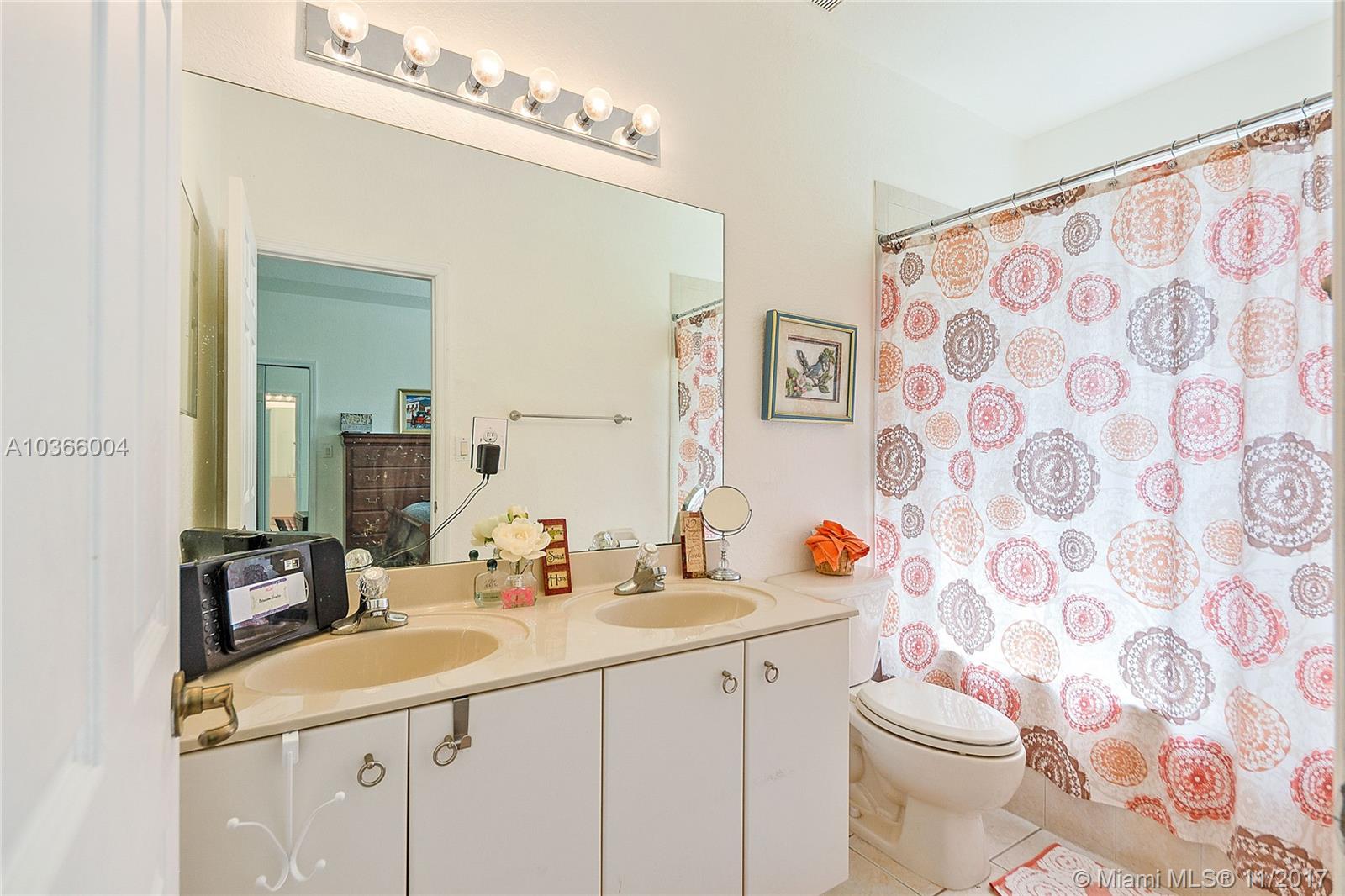 ISLANDS AT DORAL 1ST ADDN - Residential