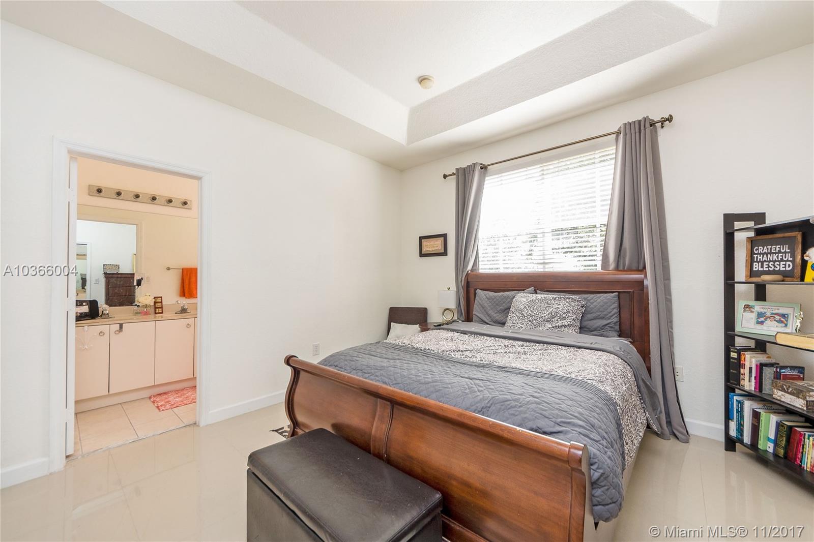 ISLANDS AT DORAL 1ST ADDN - Residential