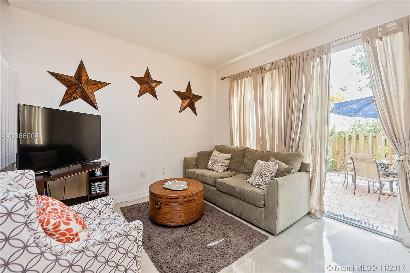 ISLANDS AT DORAL 1ST ADDN - Residential