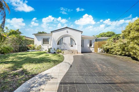 9056 Emerson Ave Surfside FL 33154