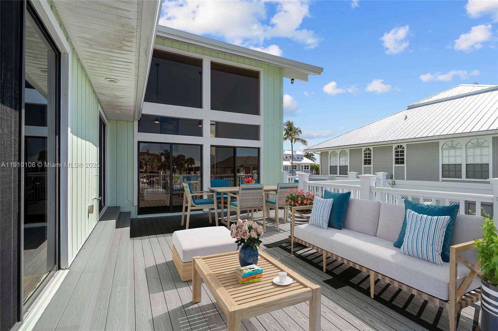 SIESTA ISLES - Residential