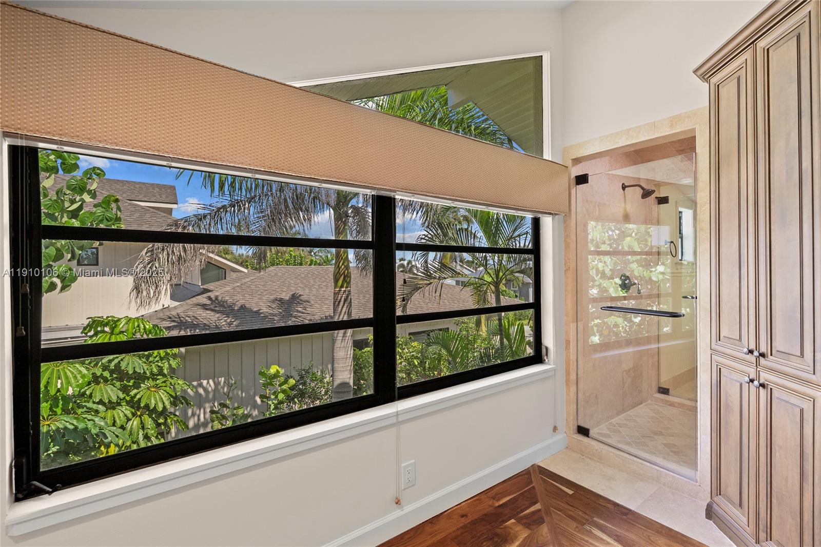 SIESTA ISLES - Residential