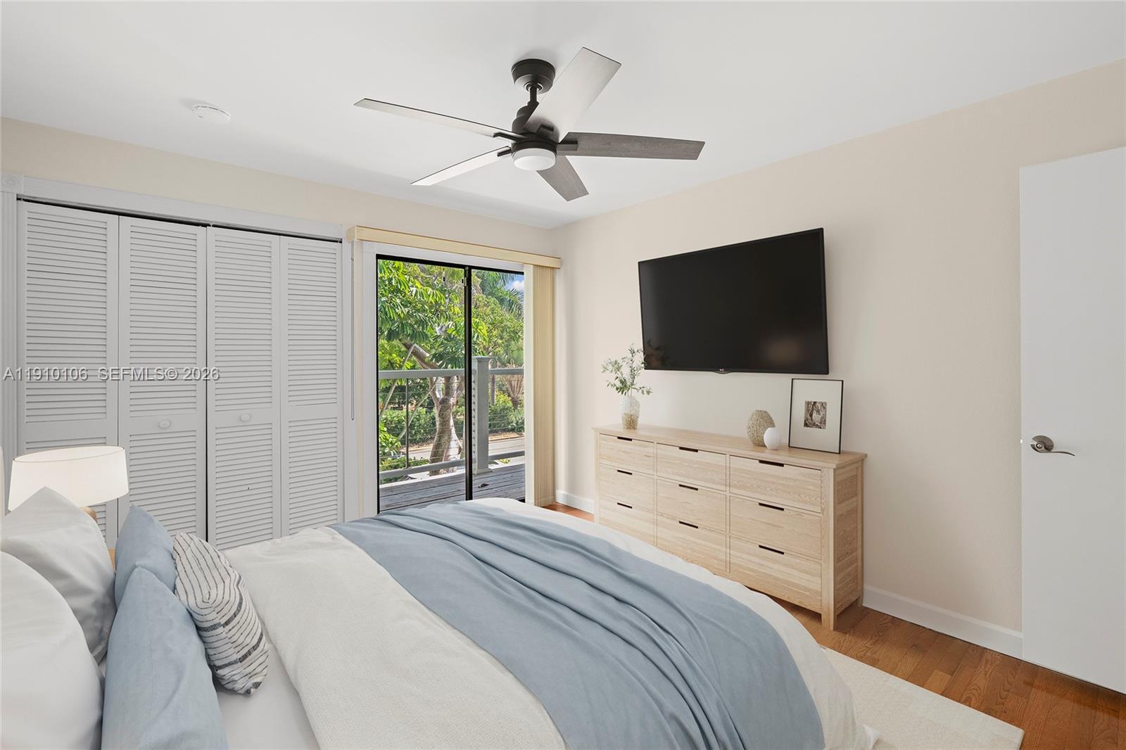 SIESTA ISLES - Residential