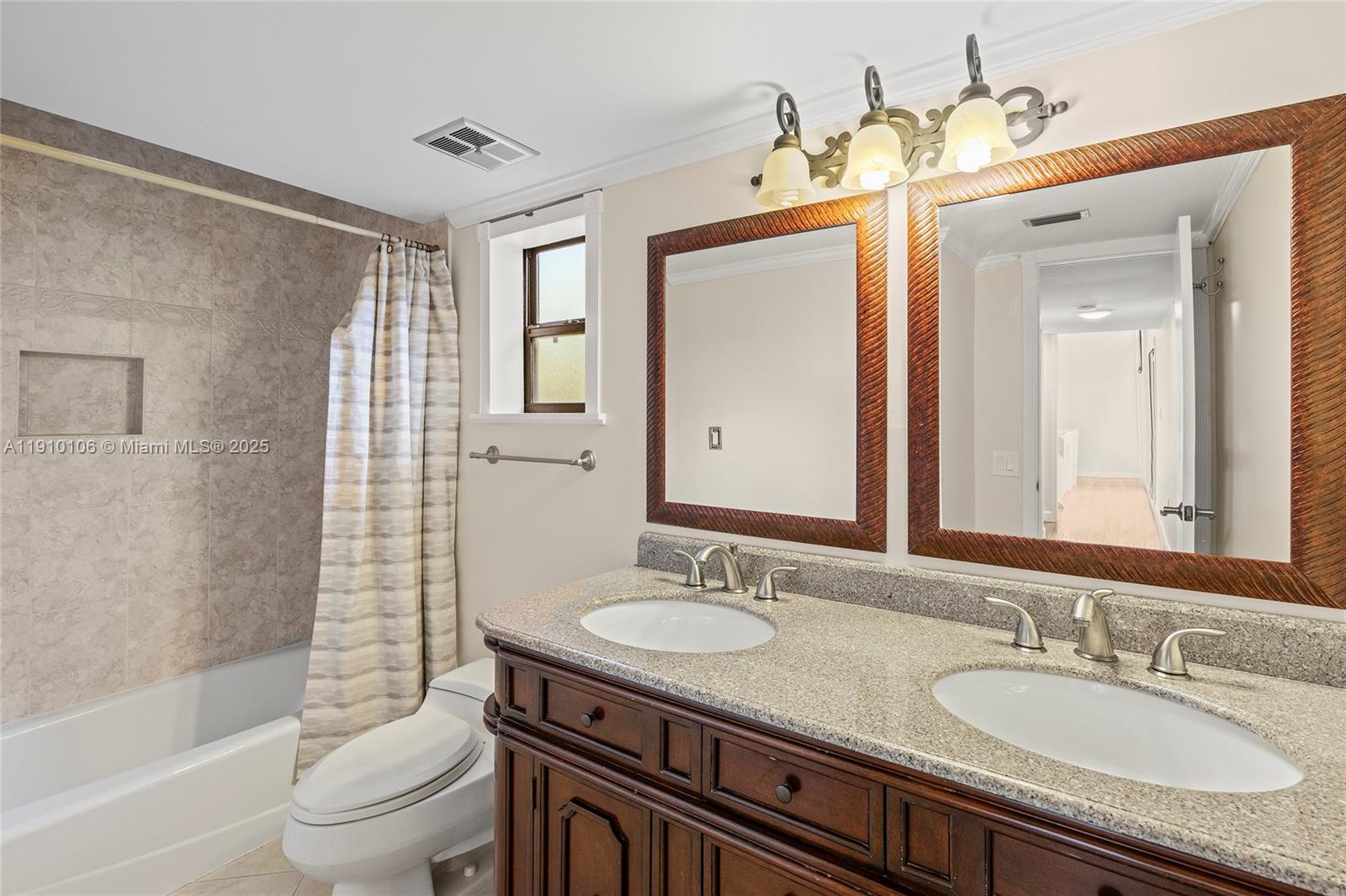 SIESTA ISLES - Residential