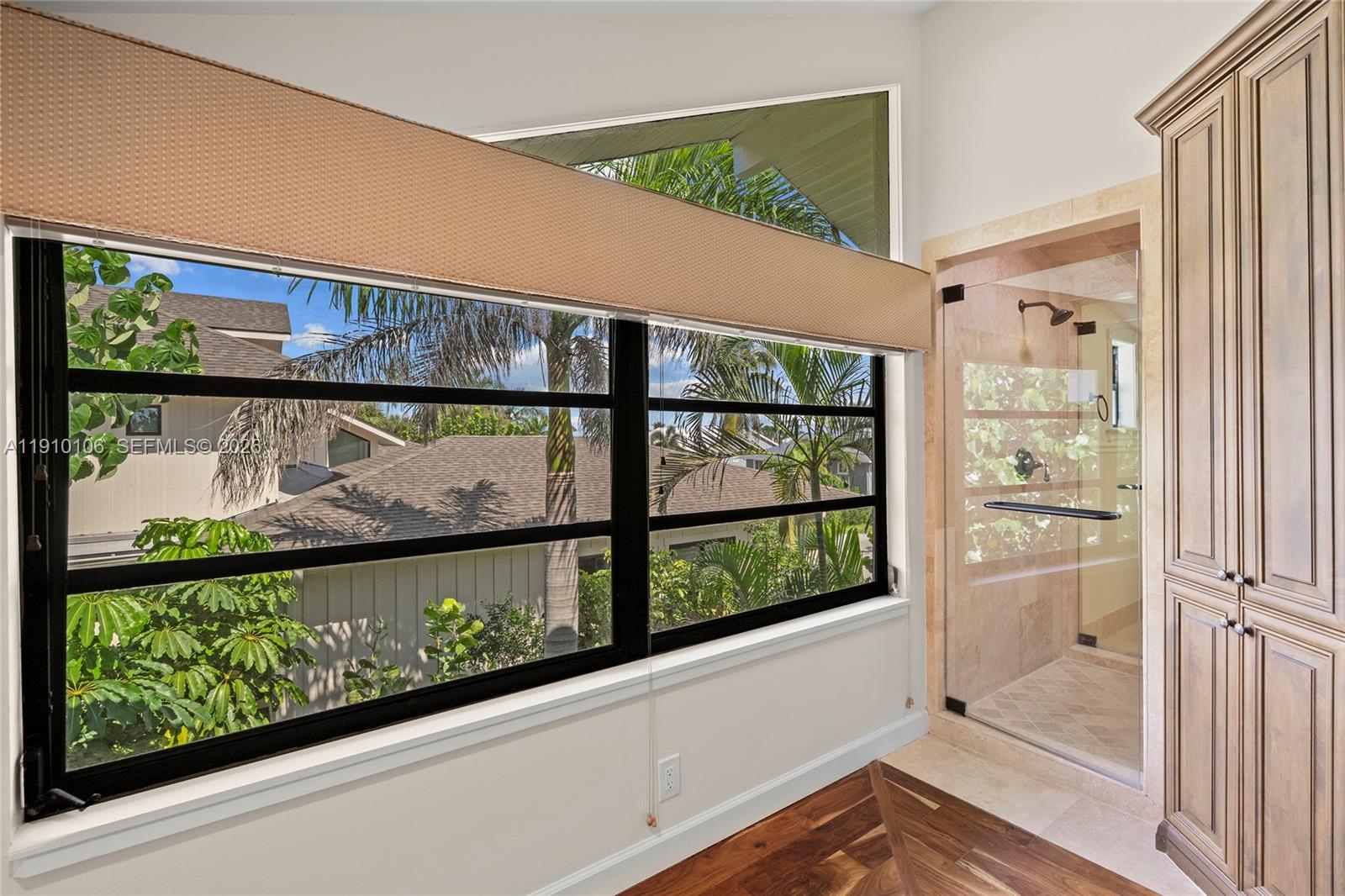 SIESTA ISLES - Residential