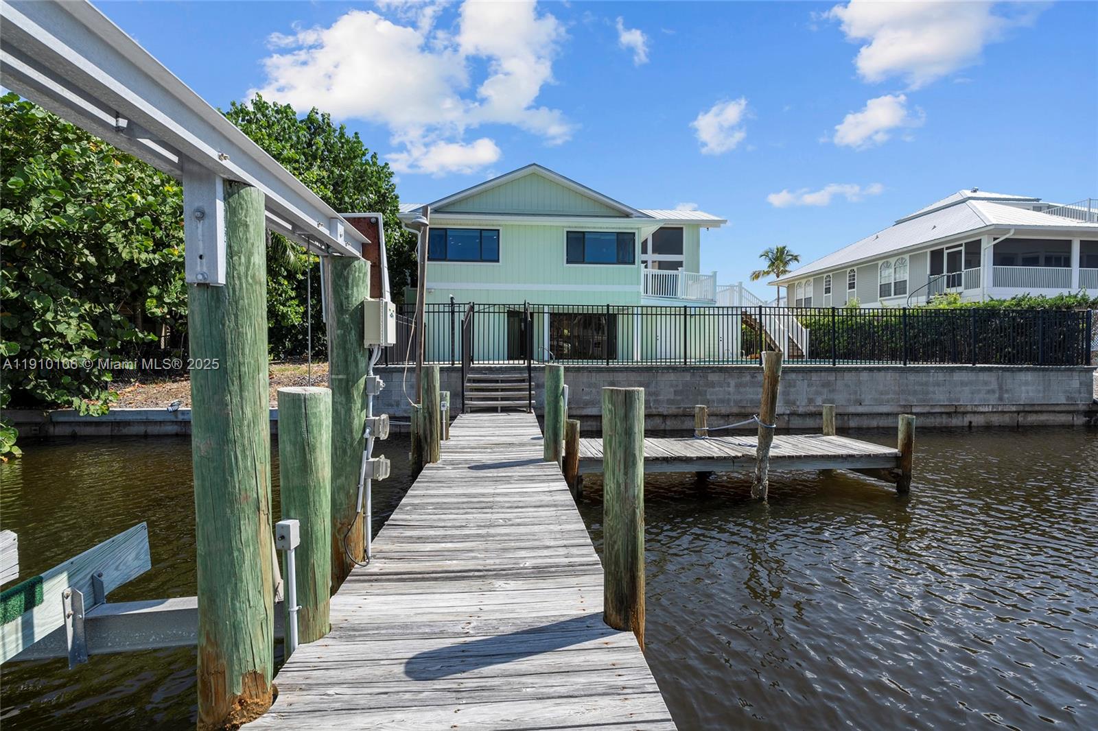 SIESTA ISLES - Residential