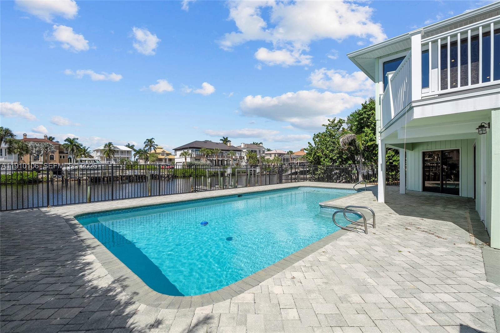 SIESTA ISLES - Residential