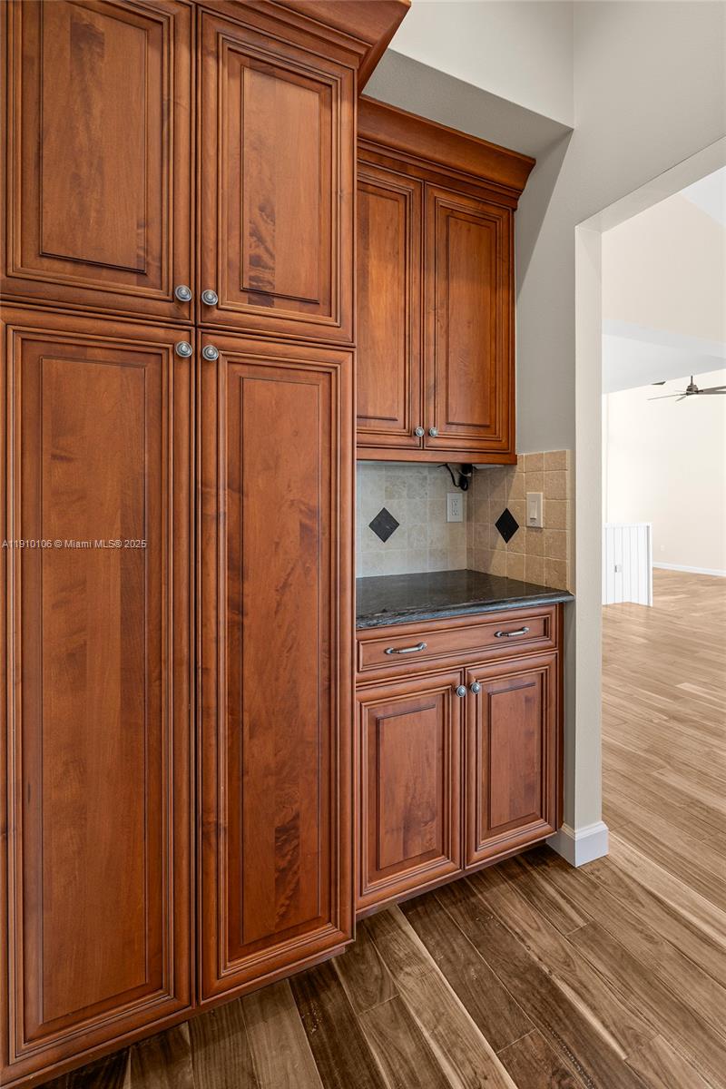 SIESTA ISLES - Residential