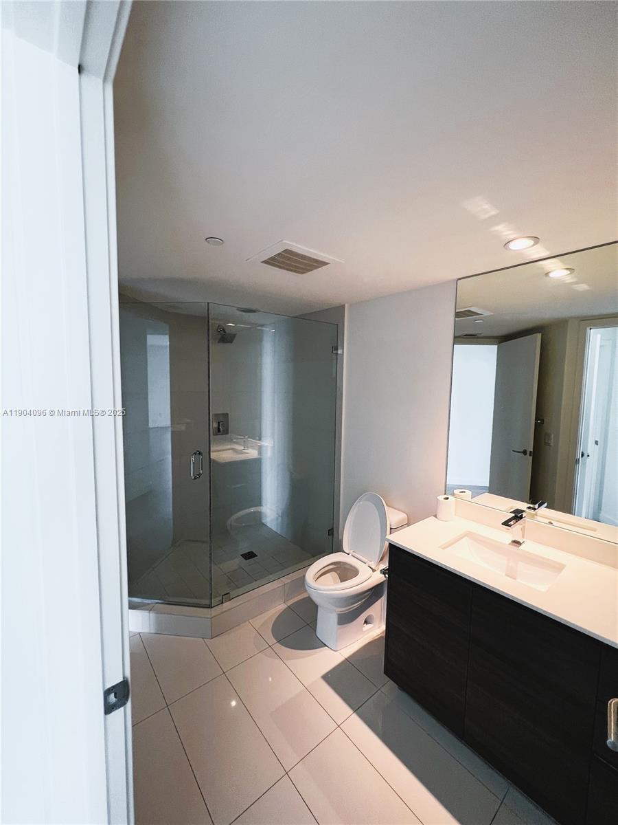 1100 MILLECENTO RESIDENCE - Residential Lease