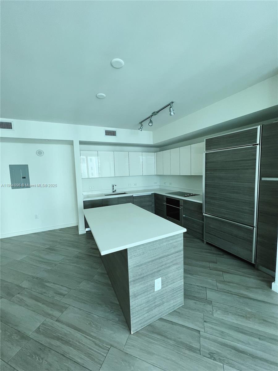 1100 MILLECENTO RESIDENCE - Residential Lease