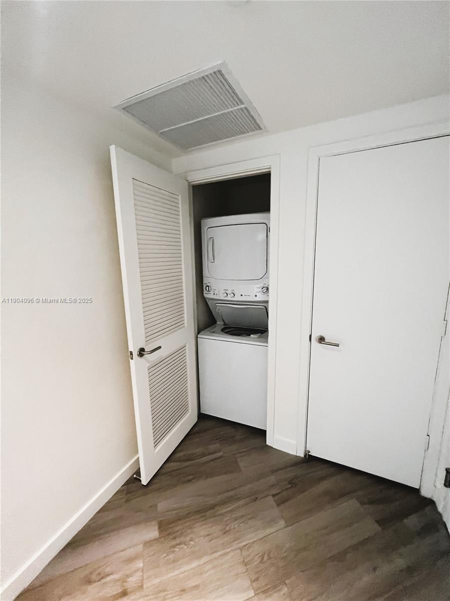 1100 MILLECENTO RESIDENCE - Residential Lease