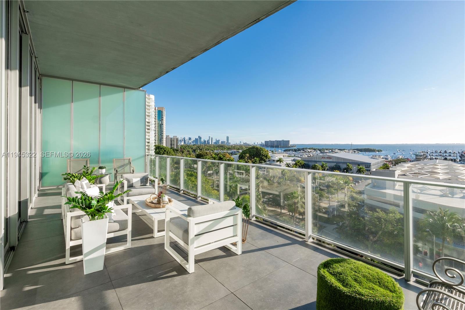 DINNER KEY - Residential