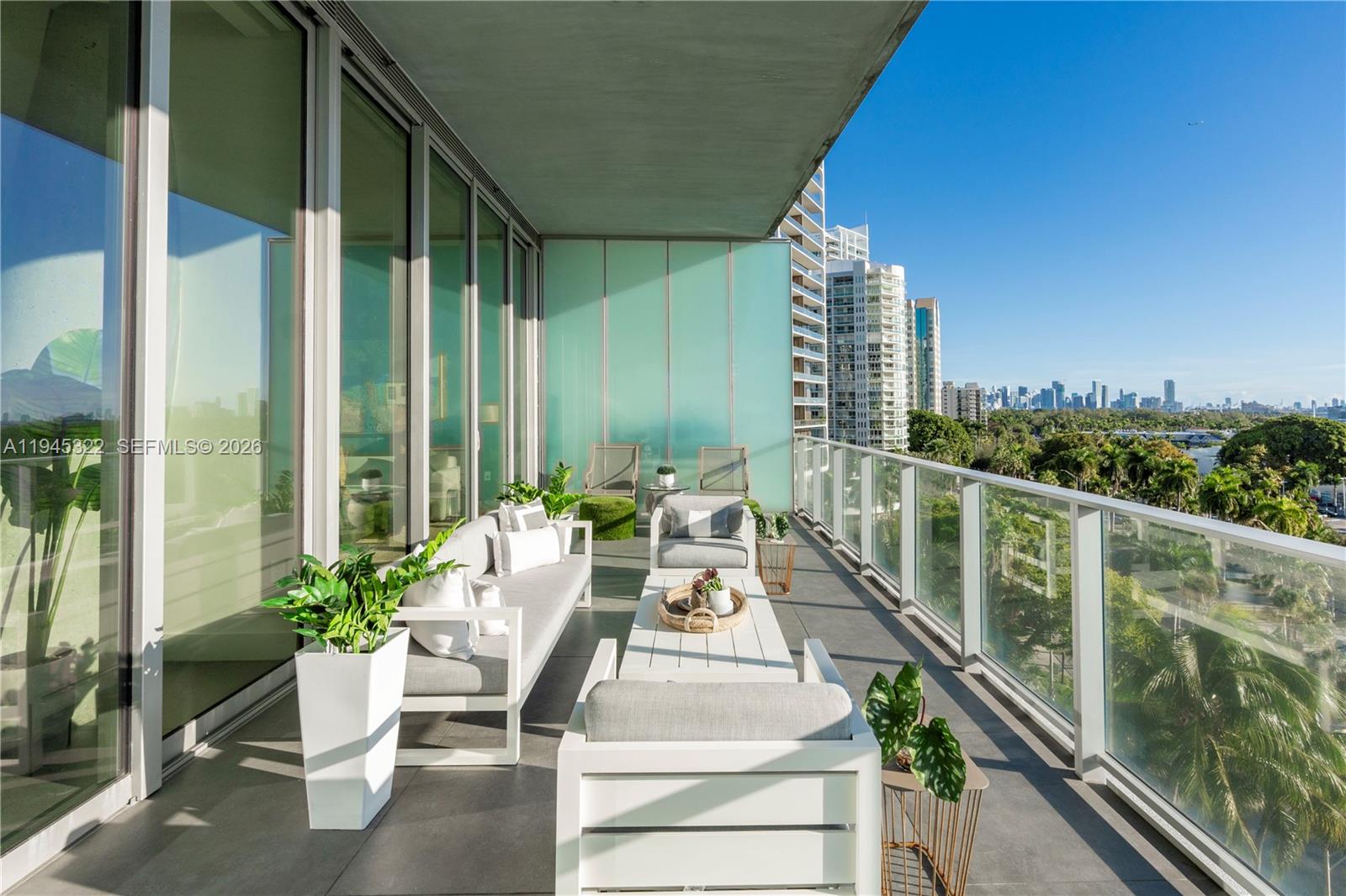 DINNER KEY - Residential