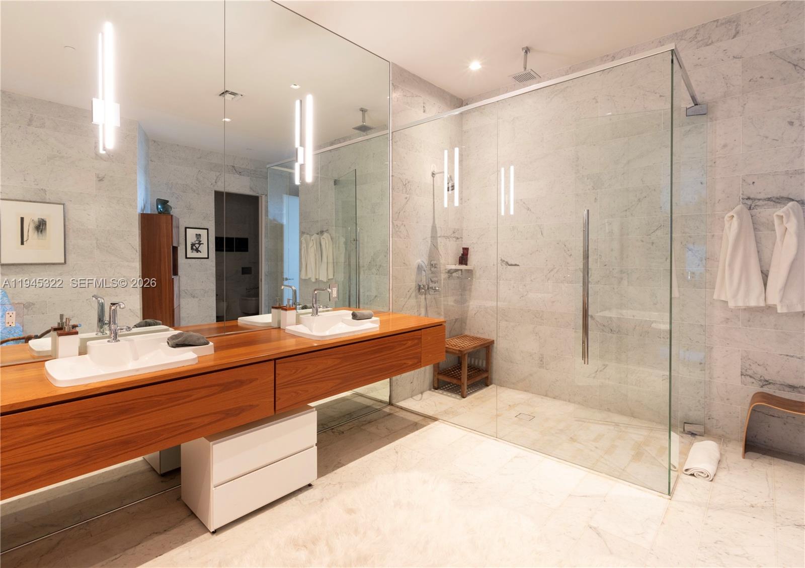 DINNER KEY - Residential