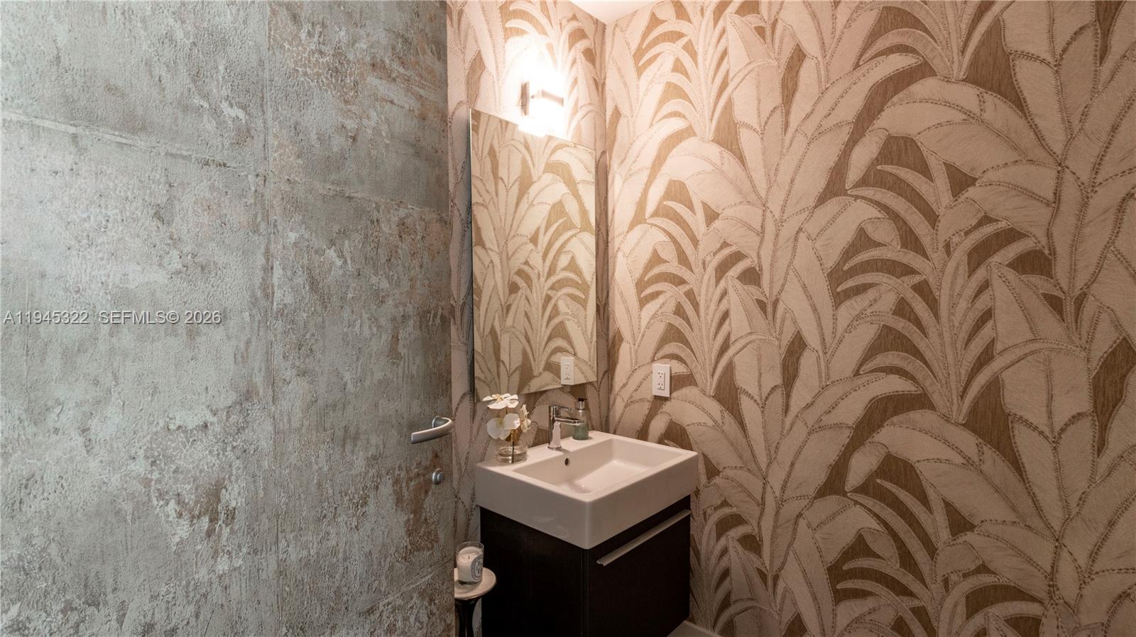 DINNER KEY - Residential