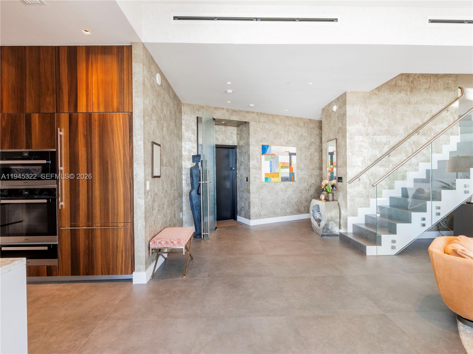 DINNER KEY - Residential