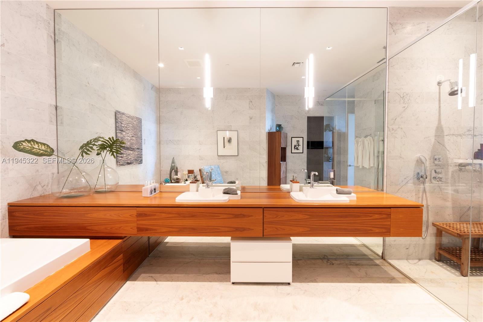 DINNER KEY - Residential