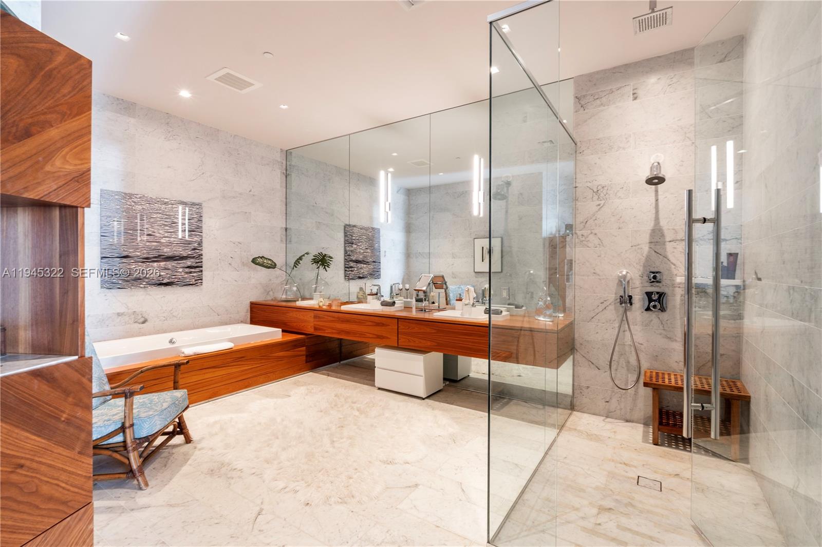 DINNER KEY - Residential