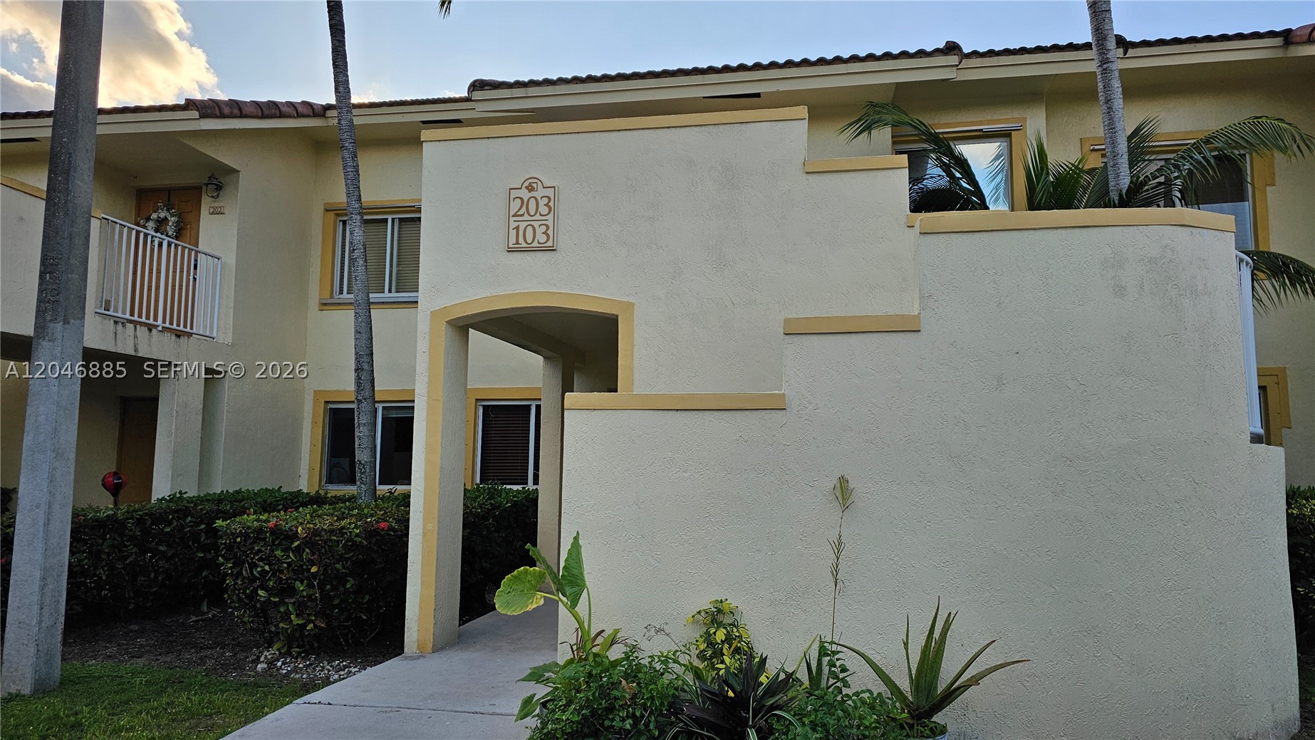 Photo 1 of 11 — Davie, FL 33314