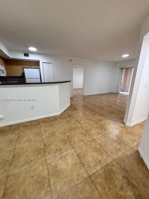 EMERALD ISLE AT LAGUNA LA - Residential Lease