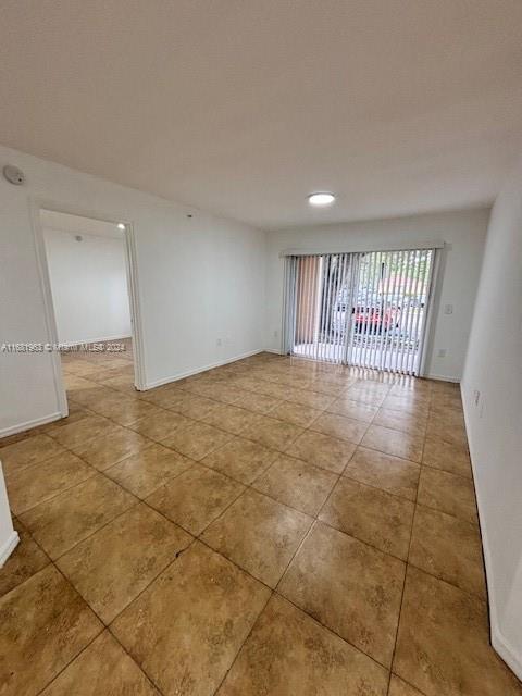 EMERALD ISLE AT LAGUNA LA - Residential Lease