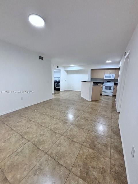 EMERALD ISLE AT LAGUNA LA - Residential Lease