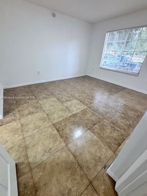 EMERALD ISLE AT LAGUNA LA - Residential Lease