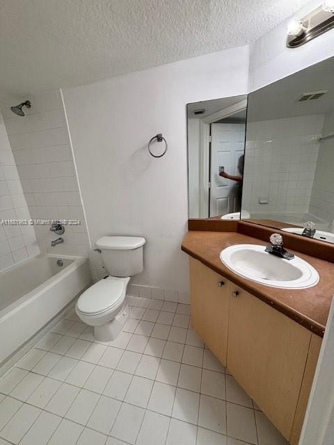 EMERALD ISLE AT LAGUNA LA - Residential Lease